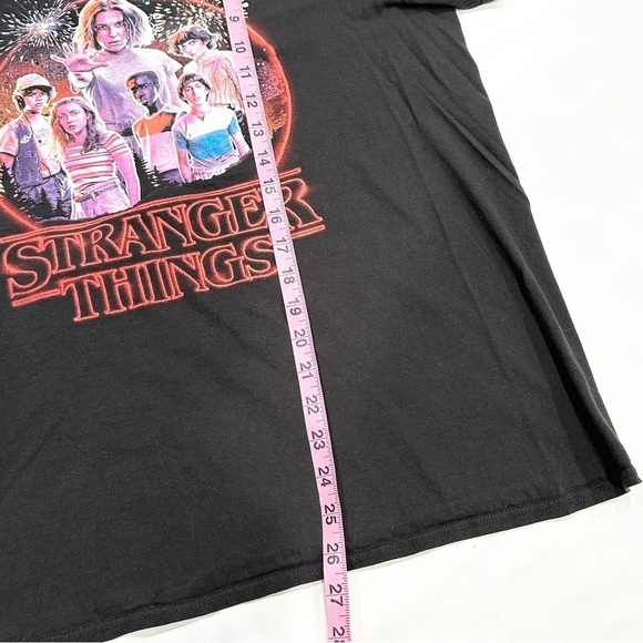 Netflix Stranger Things Season 3 Black Graphic T-Shirt - Picture 5 of 6